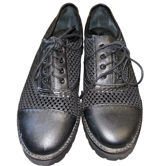 90’s Steve Madden Black mesh shoes. Size 6. - Picture 6 of 6